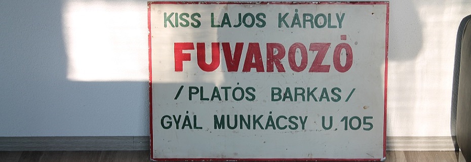 A kezdeti időkből egy tábla. Link a Főoldalhoz.